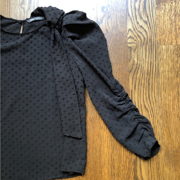 Zara black with a black dots puffed long sleeves. Size XS. Made in Morocco. - Picture 3 of 8